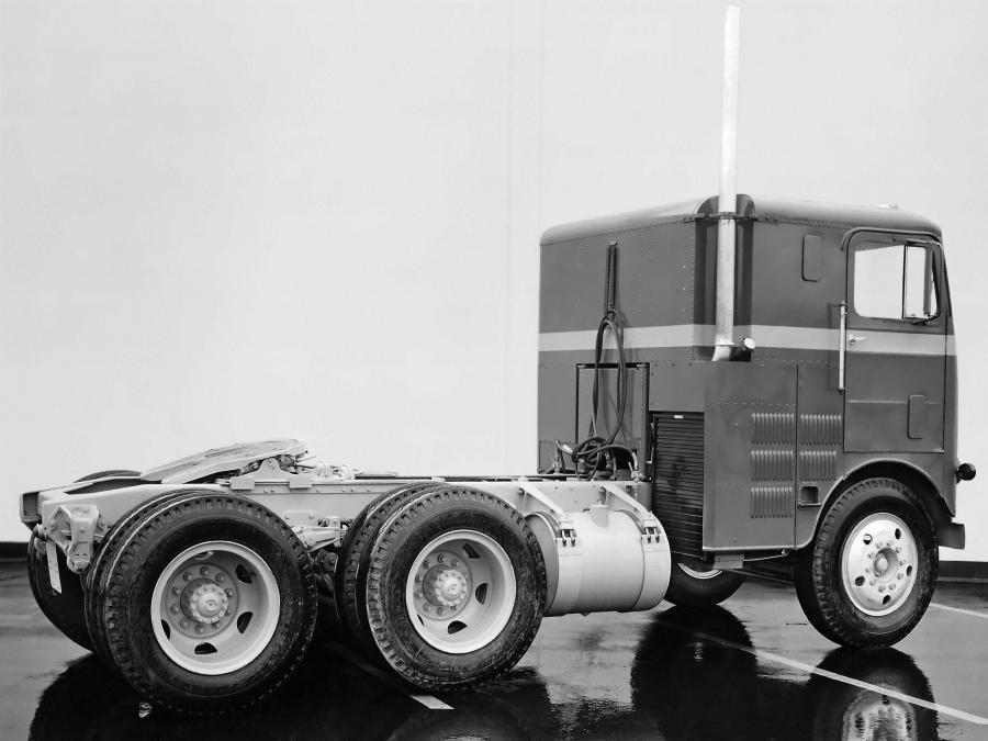  White-Freightliner WF8164T 1954 года  (фото 1 из 1)